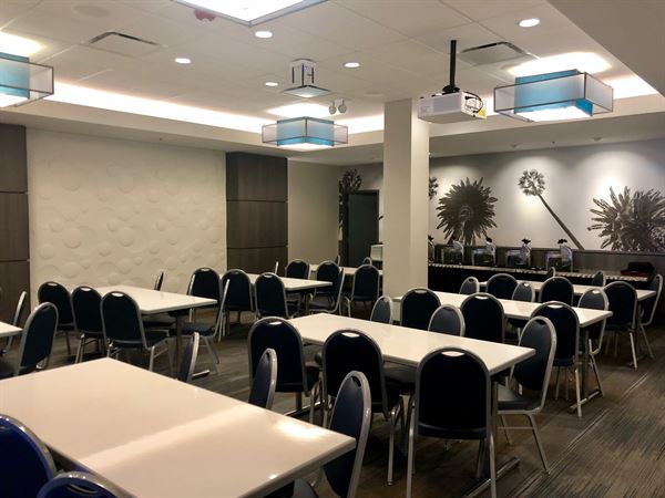 Dave & Buster's Thousand Oaks