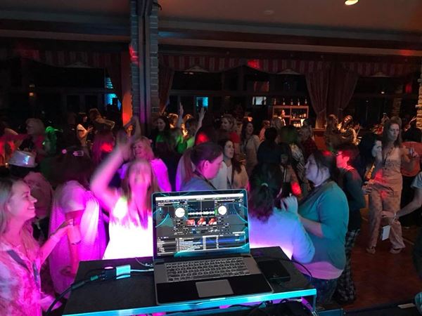 Jasper's Alpine Music & Photo Booths