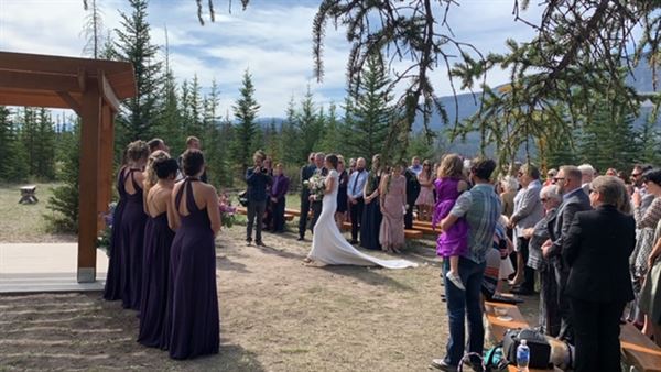 Jasper's Alpine Music & Photo Booths