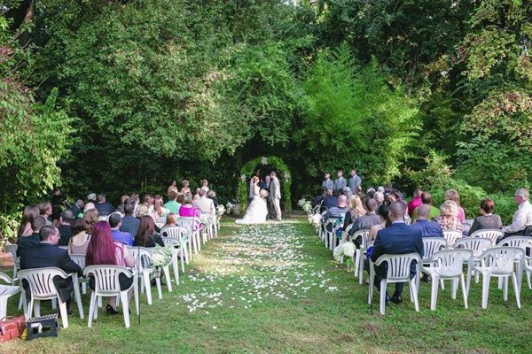 Gale Vineyards and Winery