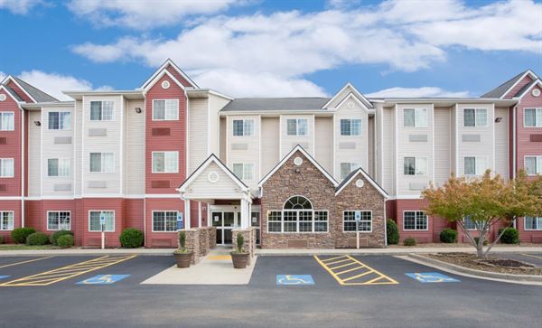 Microtel Inn & Suites by Wyndham Bentonville