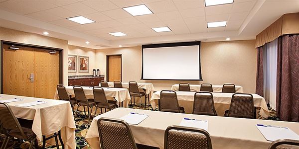 Holiday Inn Express & Suites Peru - LaSalle Area