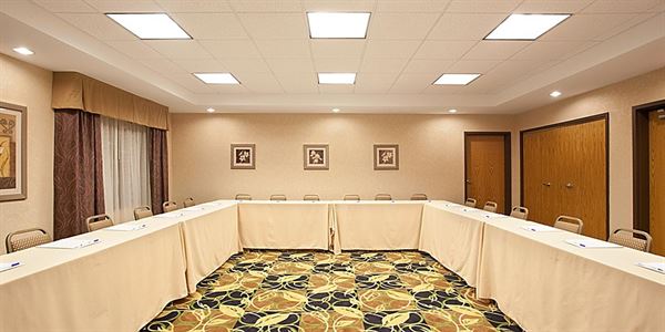 Holiday Inn Express & Suites Peru - LaSalle Area