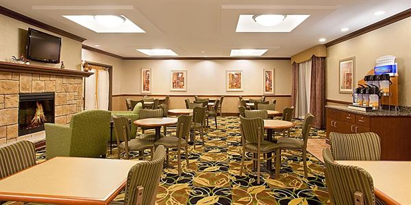 Holiday Inn Express & Suites Peru - LaSalle Area