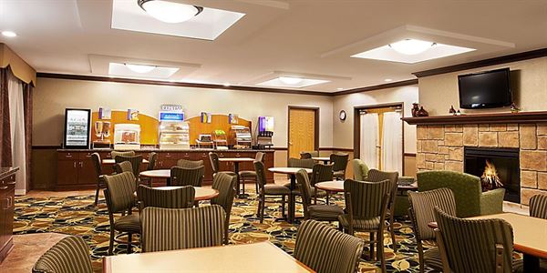 Holiday Inn Express & Suites Peru - LaSalle Area