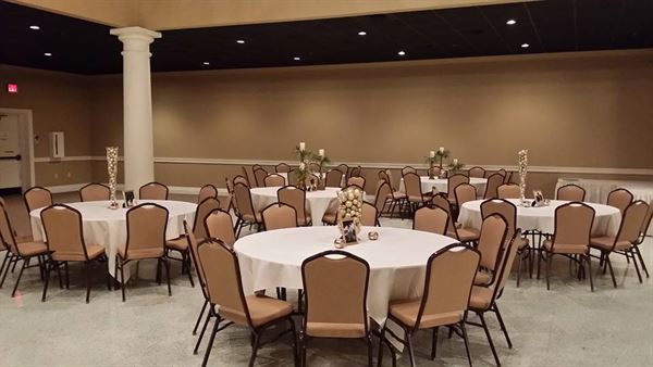 Grand Marais Courtyard Banquet