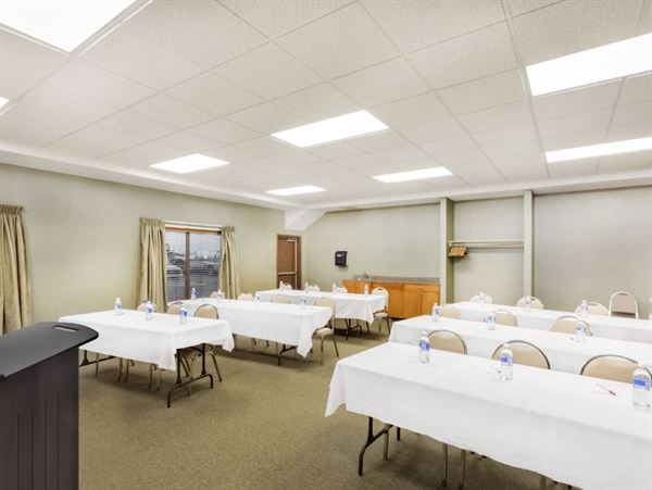 Ramada Clairmont/Grande Prairie