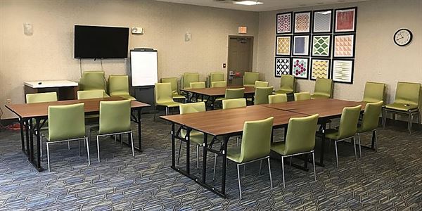 Holiday Inn Express & Suites Maryville