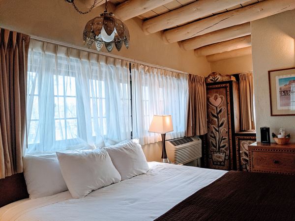 Sagebrush Inn & Suites