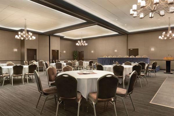 Travelodge Hotel & Convention Center Quebec City