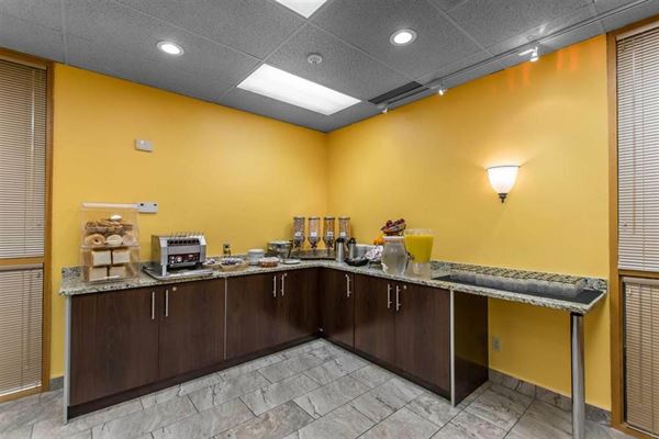 Quality Inn & Suites Bay Front