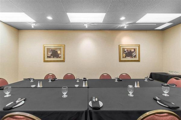 Quality Inn & Suites Bay Front