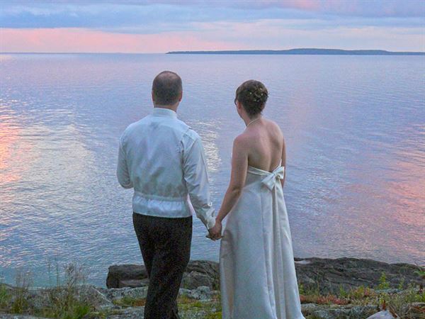 Bruce Bay Cottages & Lighthouse Lounge