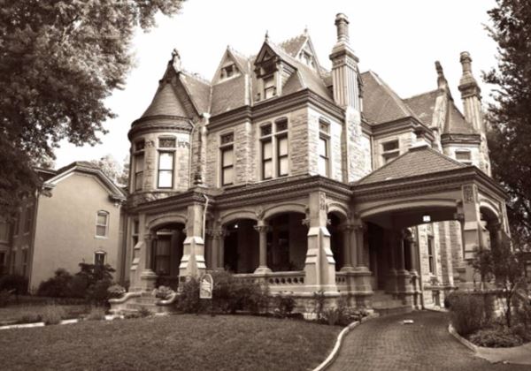 Shakespeare Chateau Inn Bed & Breakfast