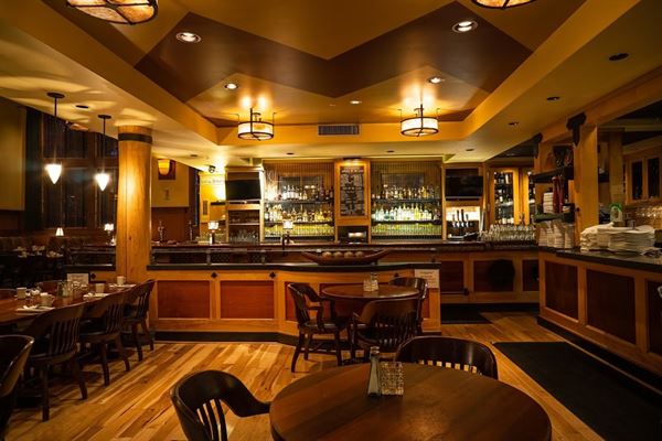Hudson's Bar & Grill at Heathman Lodge