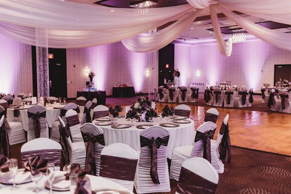 DoubleTree by Hilton Hotel Bloomington