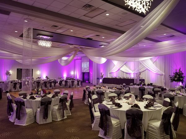 DoubleTree by Hilton Hotel Bloomington