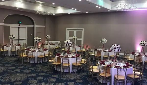 Hilton Palm Beach Airport