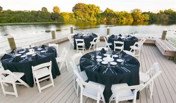 Hilton Palm Beach Airport