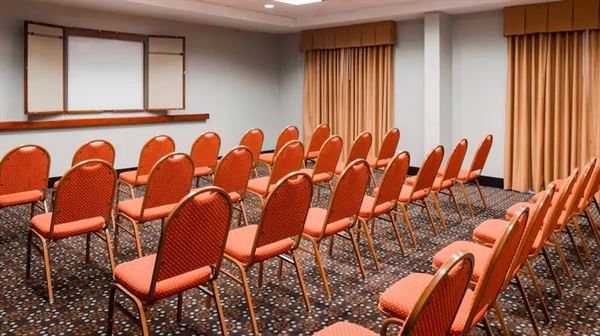 Hampton Inn & Suites Plymouth