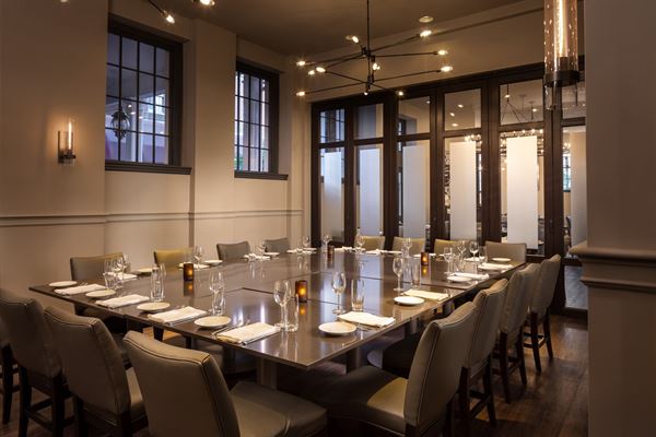 Sheraton Commander Hotel