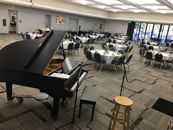 Ronald Reagan Community Center