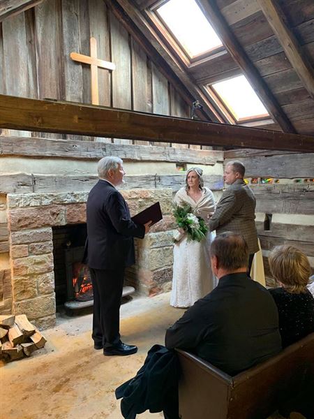 Foggy Mountain Lodge & Pub