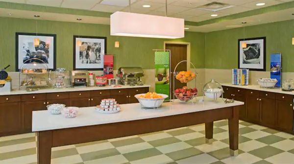 Hampton Inn & Suites Pittsburgh Waterfront