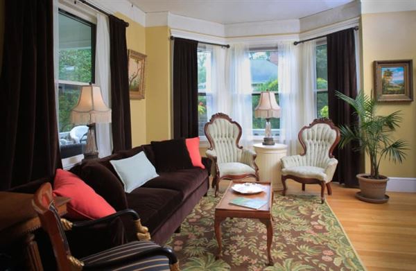 The Lion and the Rose Bed & Breakfast