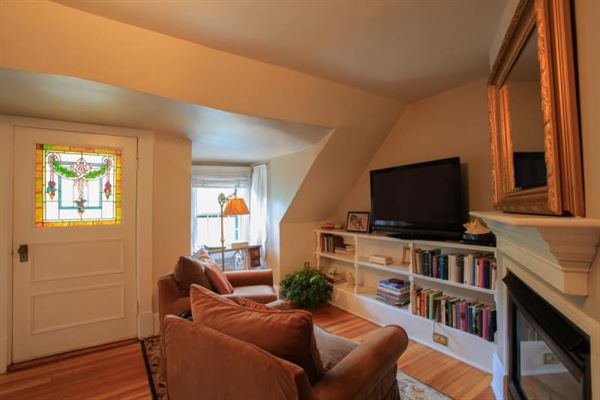 The Lion and the Rose Bed & Breakfast