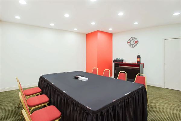 Ramada Burbank Airport