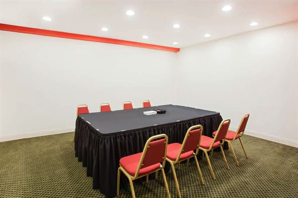 Ramada Burbank Airport