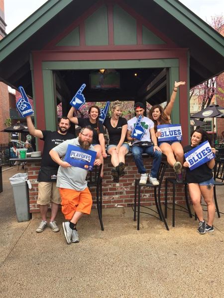 Llywelyn's Pub St. Charles