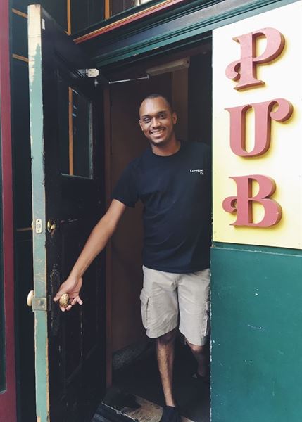 Llywelyn's Pub St. Charles