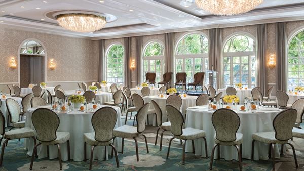 Four Seasons Hotel At Beverly Hills