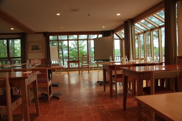 Westwind Inn on the Lake