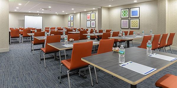 Holiday Inn Express Southington