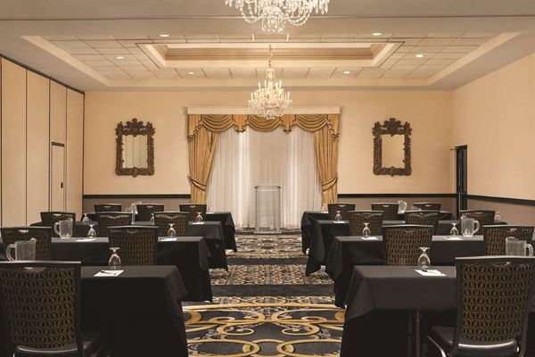 Radisson Hotel & Conference Center Rockford