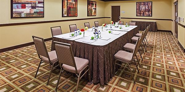 Holiday Inn Express & Suites Fort Worth Downtown