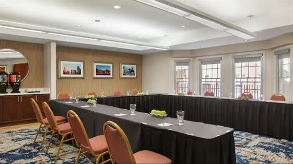 Homewood Suites by Hilton Kansas City-Airport