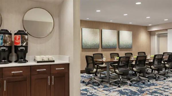 Homewood Suites by Hilton Kansas City-Airport