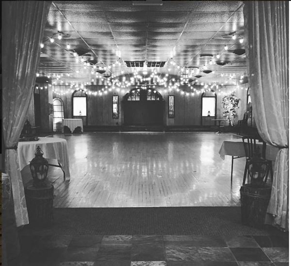 The New Yellow Rock Barn