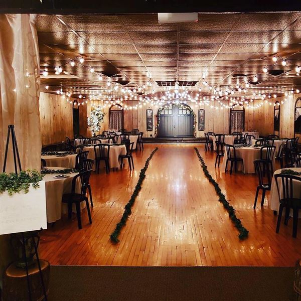 The New Yellow Rock Barn