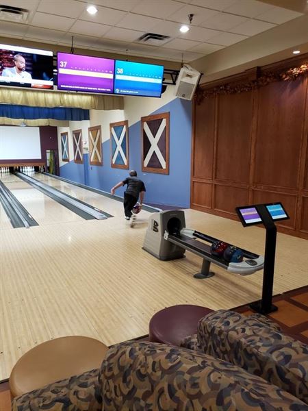 Aaron's Family Fun Center