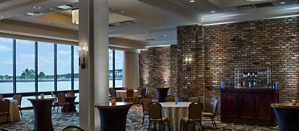 Hilton New Orleans Riverside