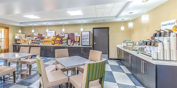 Holiday Inn Express & Suites Shawnee-Kansas City West