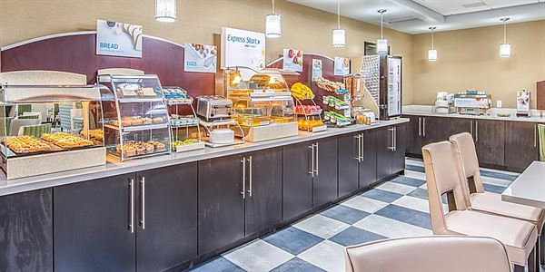 Holiday Inn Express & Suites Shawnee-Kansas City West