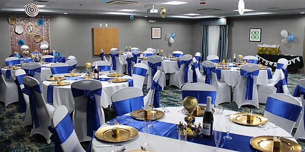 Holiday Inn Express & Suites Shawnee-Kansas City West