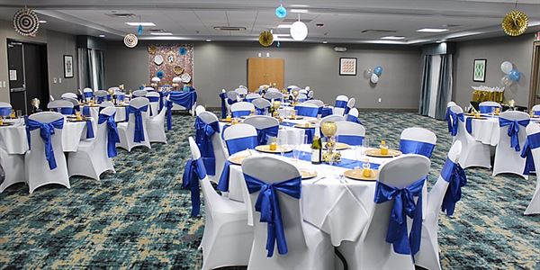 Holiday Inn Express & Suites Shawnee-Kansas City West