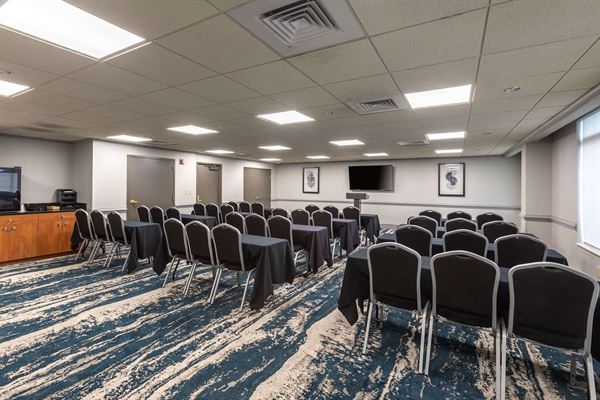 Wingate by Wyndham Charlotte Speedway/Concord